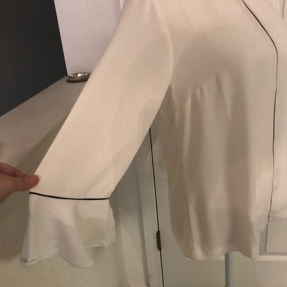 Off white blouse - Picture 2 of 5